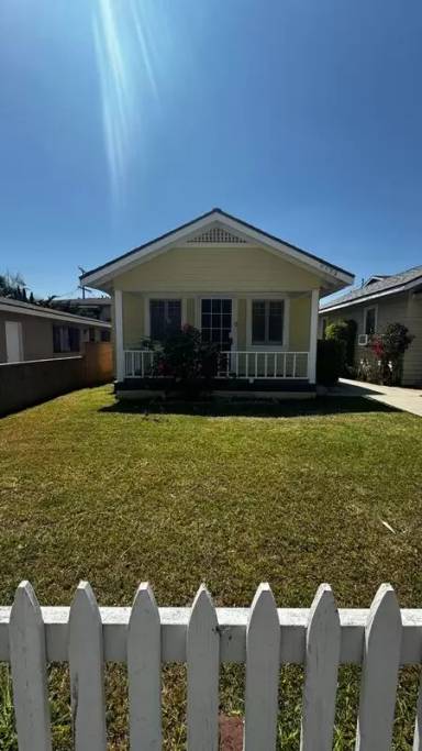 Main picture of 6731 1/2 Newlin Ave