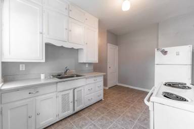 Main picture of 1046 E Bradbury Ave