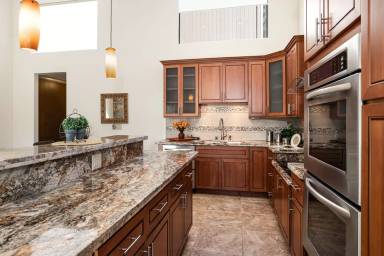 Main picture of 5400 Mountain Blvd