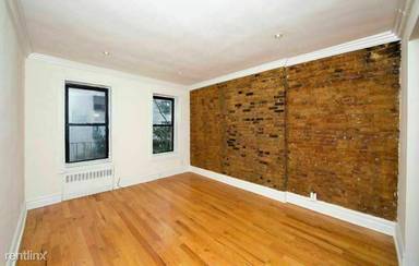 Main picture of 242 E 75th St