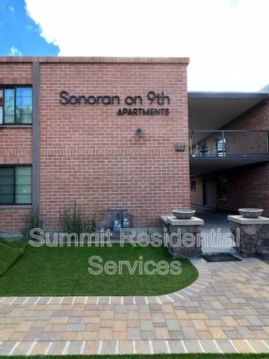 Main picture of 814 E 9th St