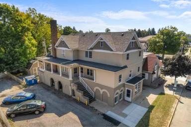 Main picture of 806 Maple Ave