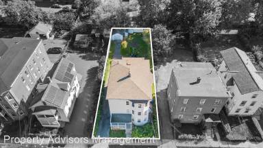 Main picture of 127 Lawlor St