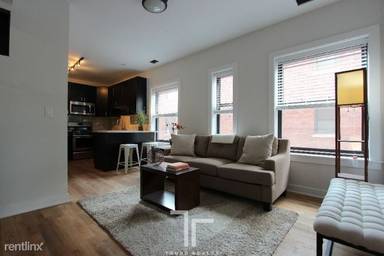 Main picture of 2201-09 W Eastwood Ave