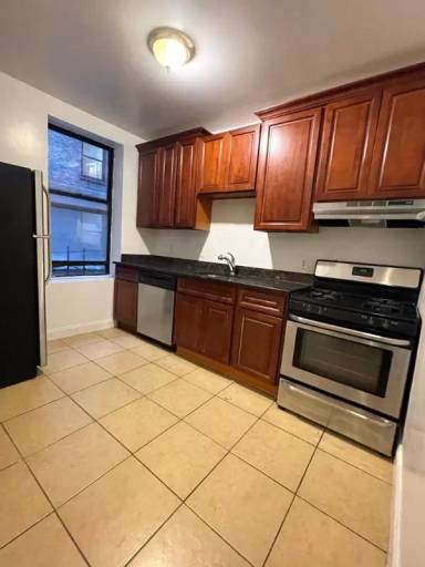 Main picture of 3620 Broadway