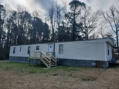 Main picture of 906 Bernard Ln