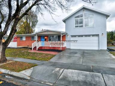 Main picture of 4045 S Decathlon St