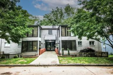 Main picture of 885 Glendale Ter NE