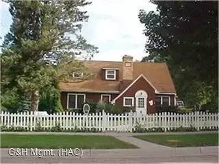 Main picture of 504 3rd St NE