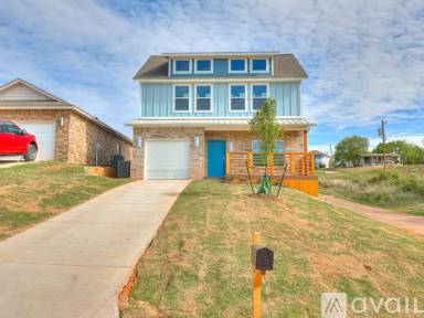 Main picture of 341 E 7th St