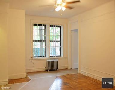 Main picture of 440 E 6th St