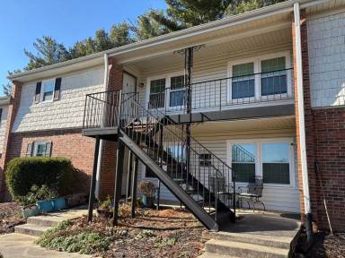 Main picture of 208 Northpoint Ave