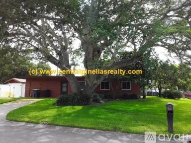 Main picture of 1240 S Evergreen Ave