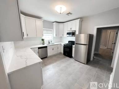 Main picture of 3000 Saint Peter St