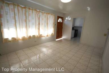 Main picture of 2958 Varsity Cir