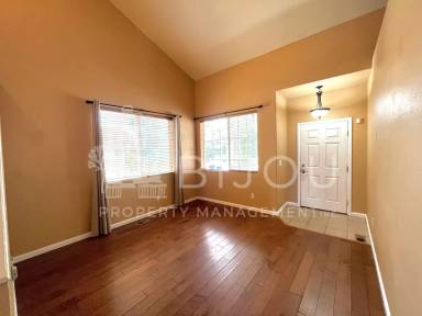 Main picture of 3719 Range Dr