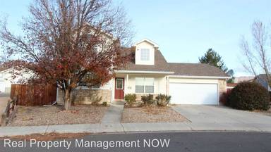 Main picture of 3126 1/2 Shamrock Dr