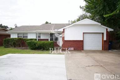 Main picture of 2712 W Hefner Rd