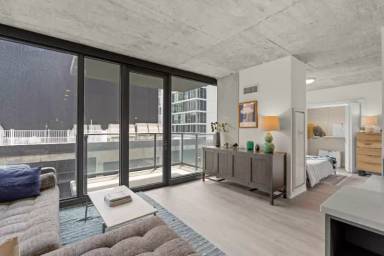 Main picture of 203 W Huron St