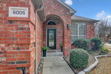 Main picture of 6005 Pine Meadow Ln