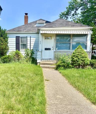 Main picture of 626 S Gladstone Ave