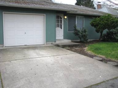 Main picture of 598 Ewald Ave SE