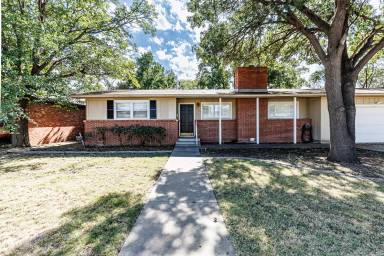 Main picture of 3311 37th St