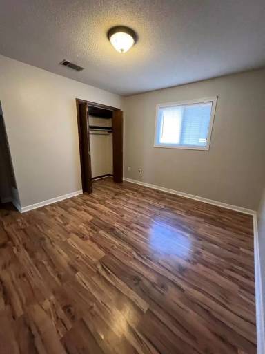 Main picture of 211 Rock Knoll Dr