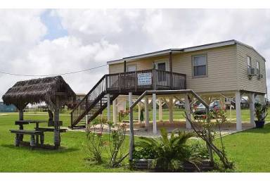 Main picture of 1003 Monument Dr