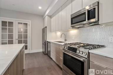 Main picture of 3193 Washington St