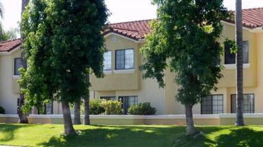 Main picture of 411 W Chase Ave