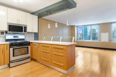Main picture of 400 E. Randolph Condominium