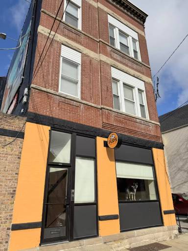 Main picture of 3001 N Lincoln Ave