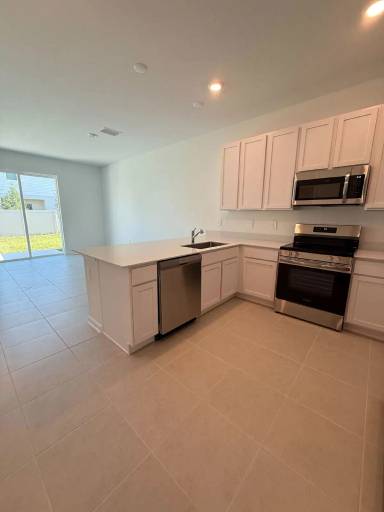 Main picture of 3072 Chromatic St