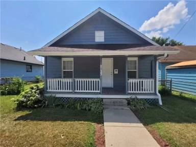 Main picture of 2133 W Ray St