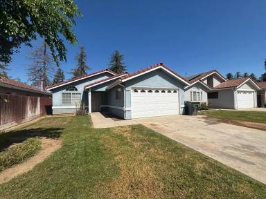 Main picture of 5754 W Tenaya Ave