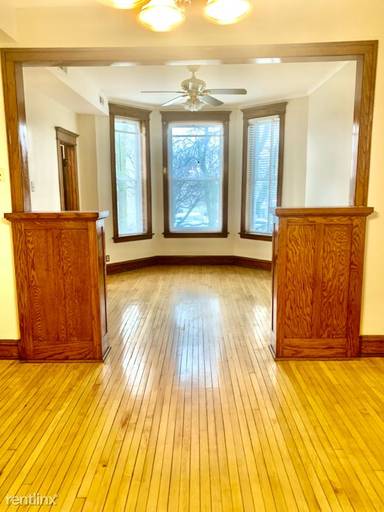 Main picture of 2540 S Drake Ave