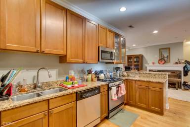 Main picture of 640 Hinman Ave