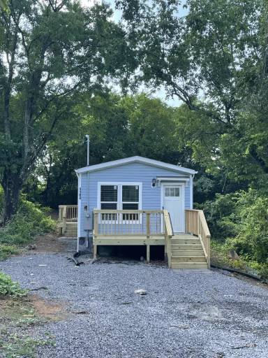 Main picture of 1104 England Dr