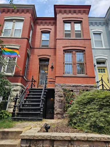 Main picture of 33 R St NW
