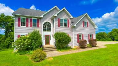 Main picture of 101 Sunflower Cir
