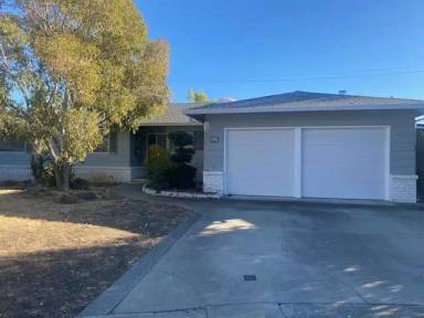 Main picture of 964 Edmonds Way
