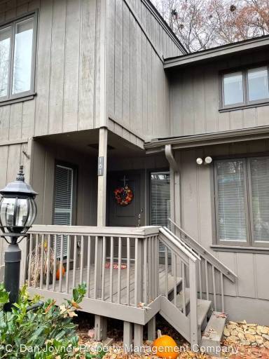 Main picture of 161 Ingleoak Ln