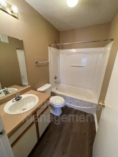 Main picture of Knob Hill Apartments