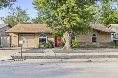 Main picture of 2522 Berkett Dr