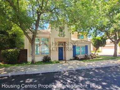 Main picture of 221 Spring Oak Ct