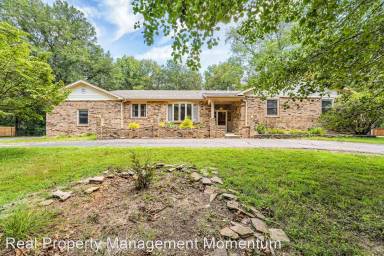 Main picture of 5520 S Farm Road 137