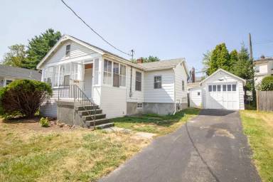 Main picture of 9 Spring Street Rd