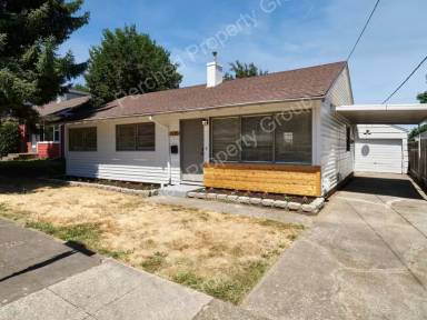 Main picture of 1135 NE Holland St