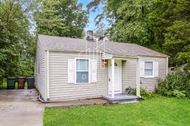 Main picture of 2905 Hayden St